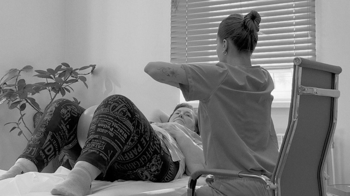 Стрессовое недержание мочи после родов: почему это не норма — и когда пора действовать