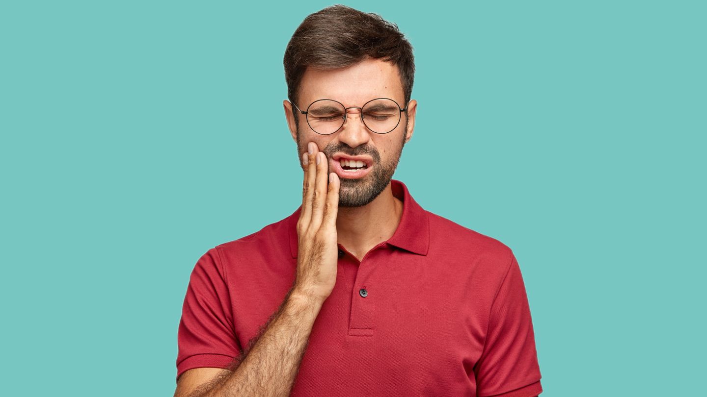 Скрип зубов во сне: причины и лечение бруксизма