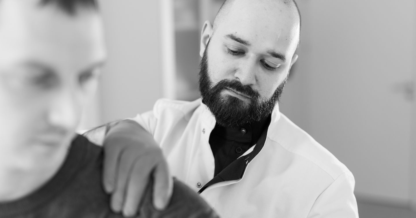 Практика травматологии и ортопедии Антона Лобызова — Клиники Чайка